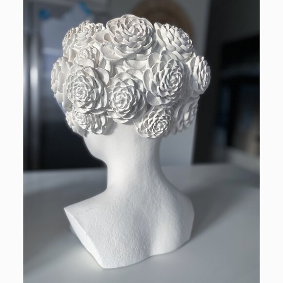 Elizabeth Flower Head Torso Vase - Female Succulent Planter / Decor / Scuplture - Picture 4 of 8